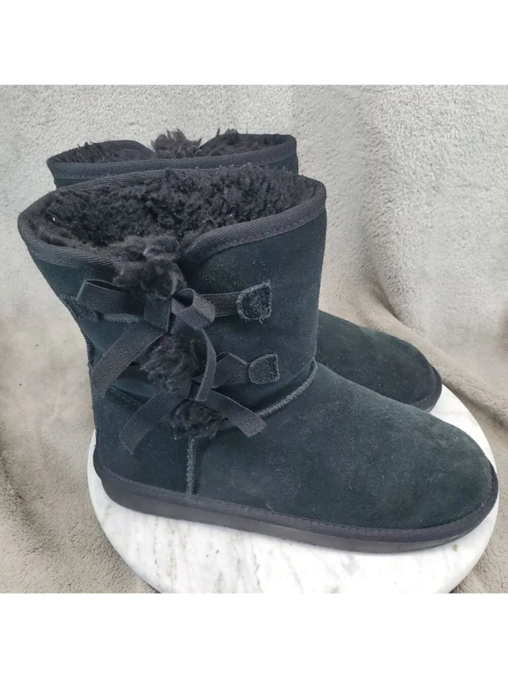 Ugg Shoes Girls 5 Black Suede Shearling Koolaburra Victoria Short Boots *Read*